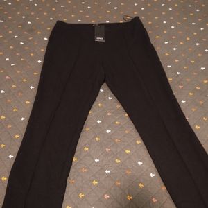 Jones New York Pants with pleat down the front size 12 brand new with tags